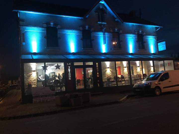 LE TRIANON DE NUIT